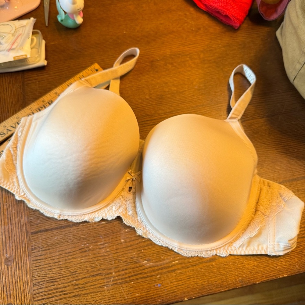 Torrid Sexy T-shirt Balconette Bra  46C Underwire Padded Cup Lace Cream Beige